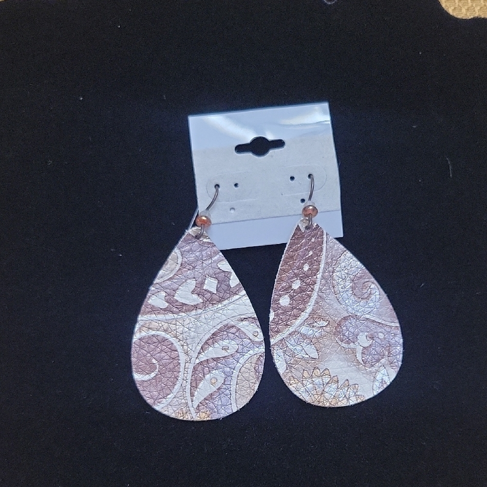 Cream and Brown Teardrop Earrings with Elegant Design